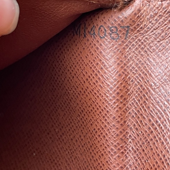 Louis Vuitton Eugenie Wallet - Picture 10 of 10